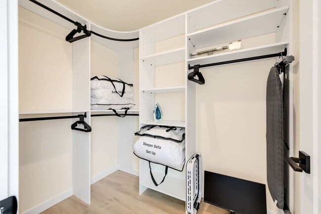 Building Photo - 823 NE 70th St