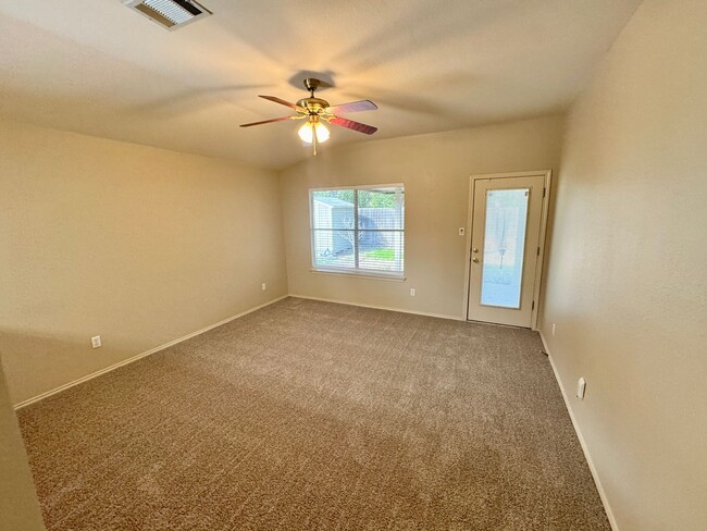 Building Photo - SW Austin: 3BD 2BA House for Rent