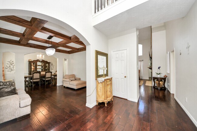 Building Photo - 922 Bayhill Dr