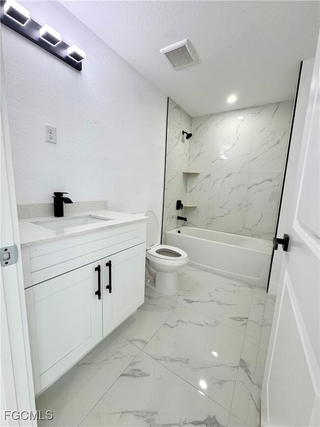 Building Photo - 670 Chemstrand St E