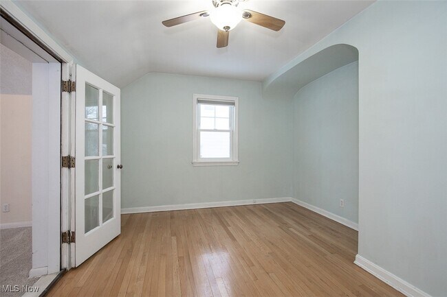 Building Photo - 1718 Maywood Rd