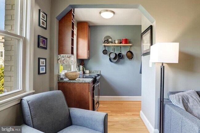 Building Photo - 1363 K St SE