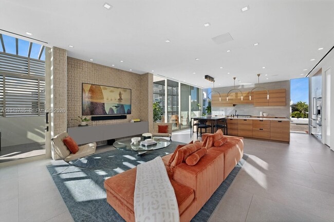 Building Photo - 819 2nd St