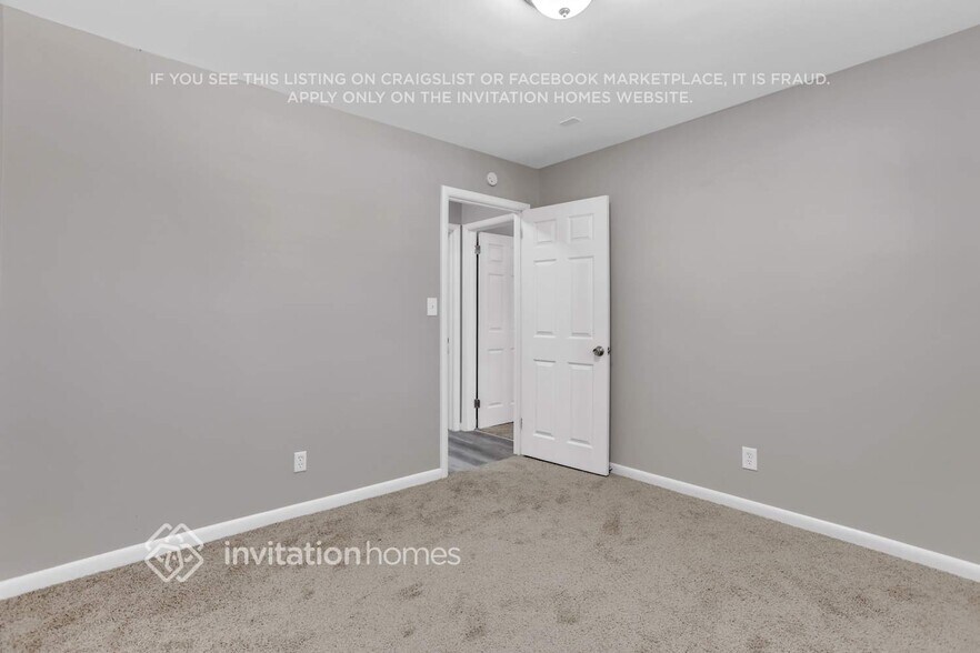 Building Photo - 3478 Lenardo Dr SW