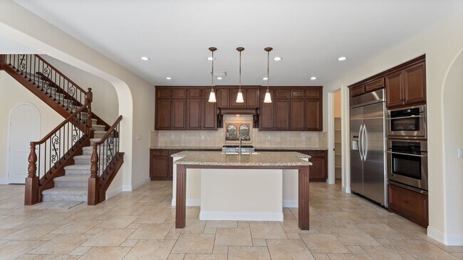 Building Photo - Stunning 4 Bedroom Home in Aliso Viejo!