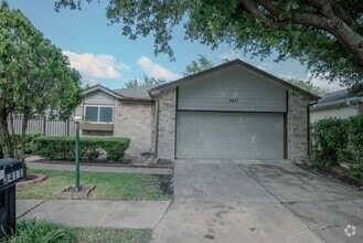 Building Photo - 3411 Hollandale Dr