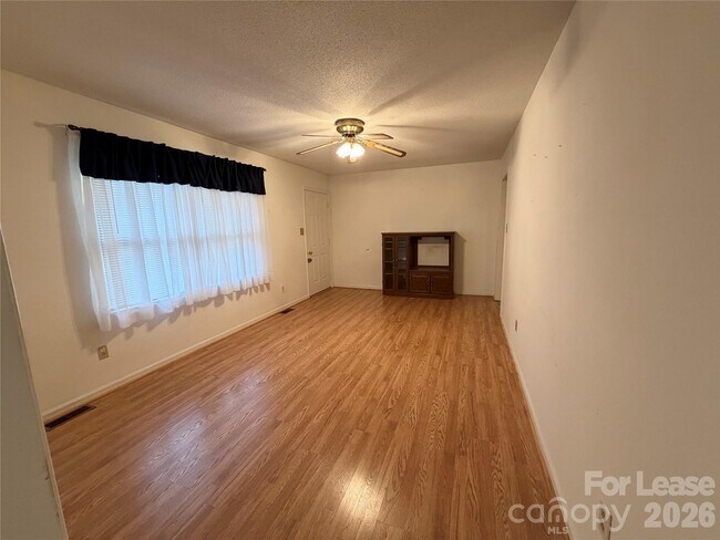Building Photo - 509 Barringer St