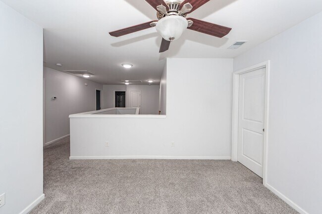 Building Photo - 5 Bedroom 3 Bath Home in Cane Bay Plantation - Summerville