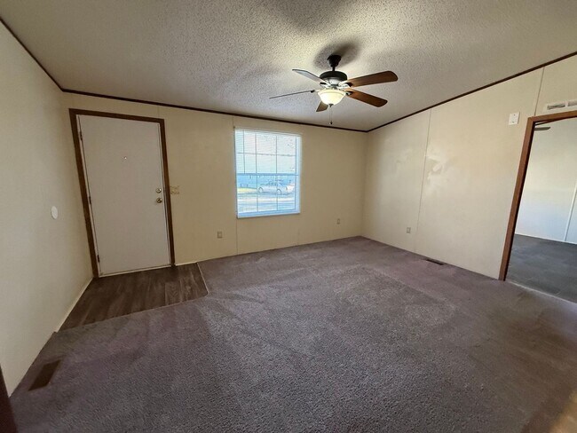 Building Photo - 3 Bedroom 2 bath mobile home