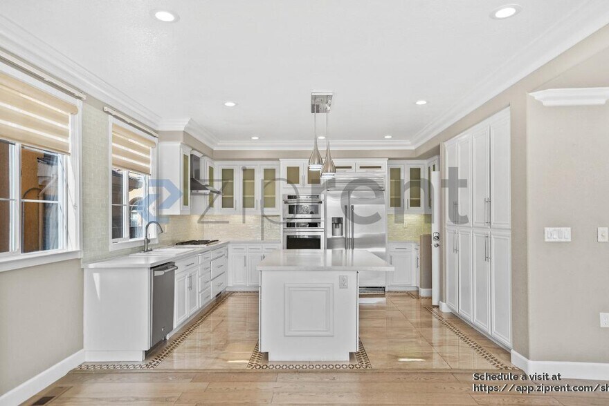 Building Photo - 51 Viola St