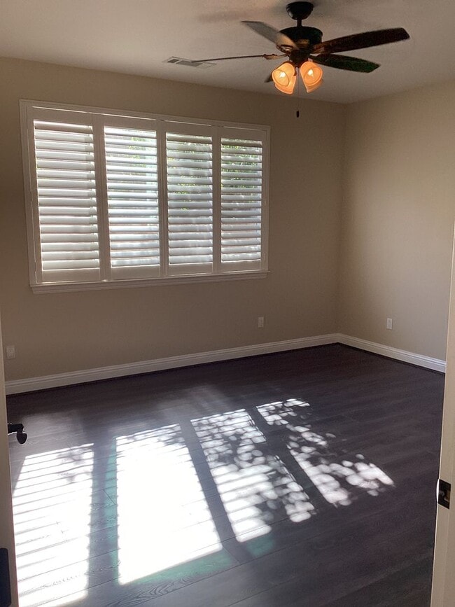 Building Photo - Beautiful Newer Rice Ranch Single Story Ho...