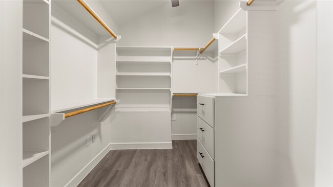 Building Photo - 2107 Charlton House Ln