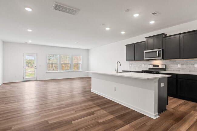 Building Photo - 3 Bed 2.5 Bath Townhome at Cambrey Crossing.