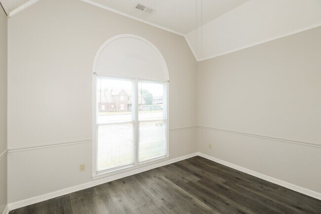 Building Photo - 9224 Chimneyrock Blvd.