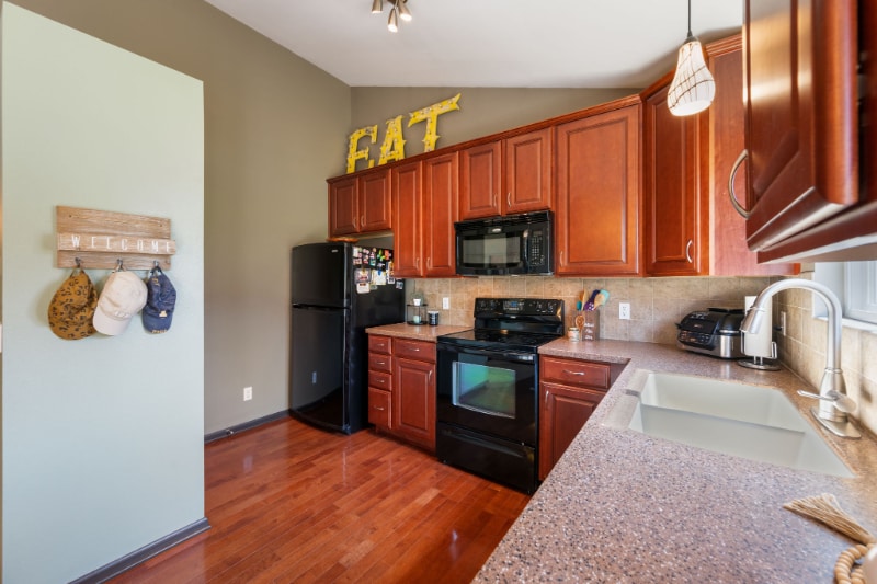 Building Photo - 8753 Quest St