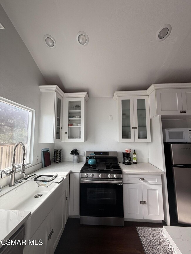 Building Photo - 9251 Notre Dame Ave