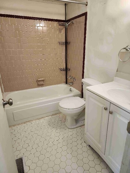 Building Photo - 212 Sierra Madre Dr