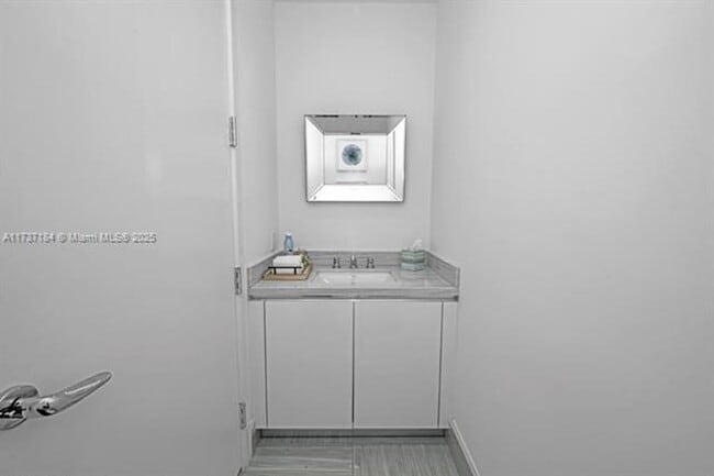 Building Photo - 16901 Collins Ave