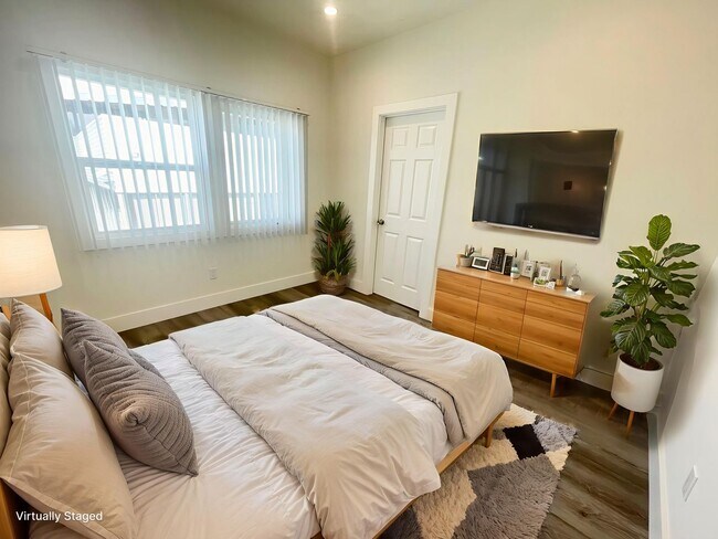 Building Photo - ***1 Bed 1 Bath apartment in the most desi...