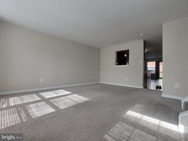 Building Photo - 216 Monticello Square