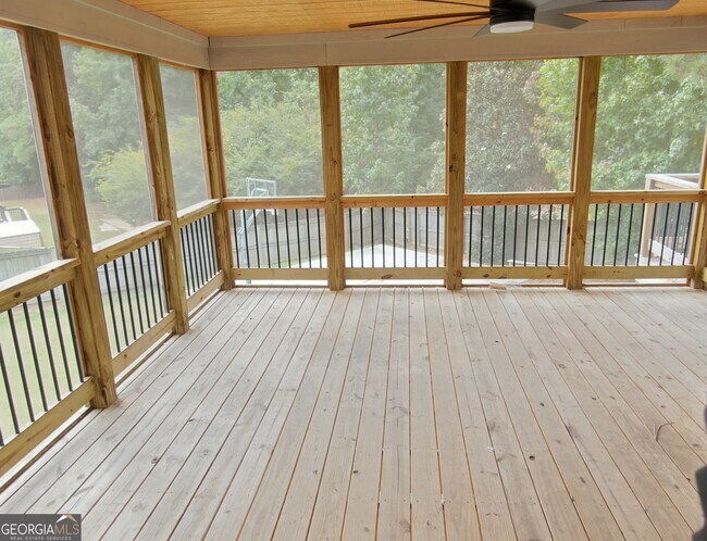 Building Photo - 4901 Planters Walk