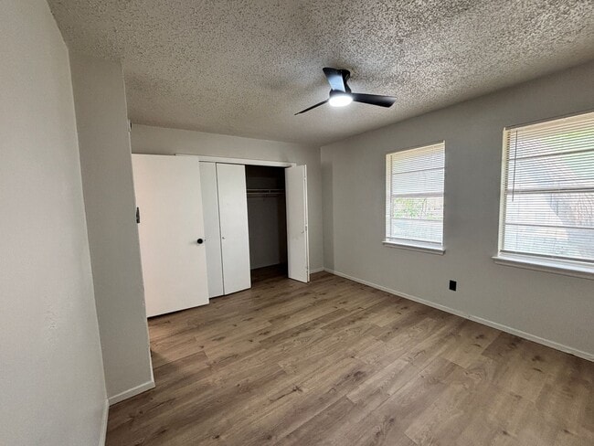 Building Photo - 2BD/1BA | Large Yard | Large Pets Welcome!