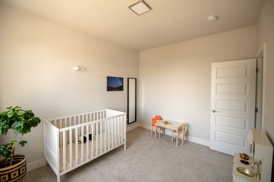 Building Photo - 9903 SW 172nd Ave
