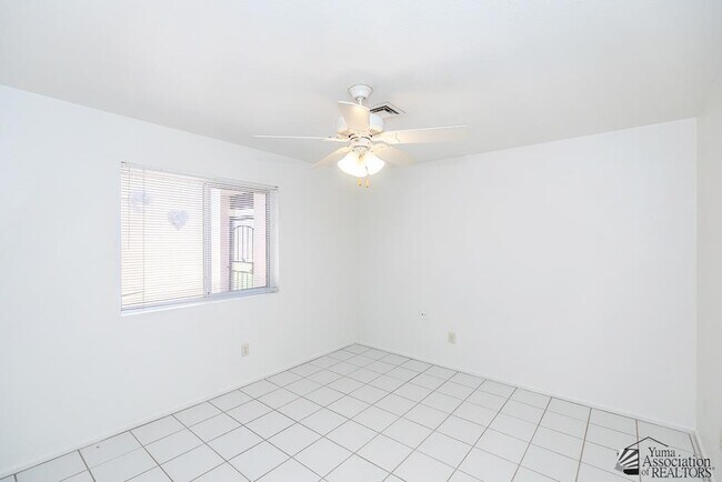 Building Photo - 1420 W 15th St