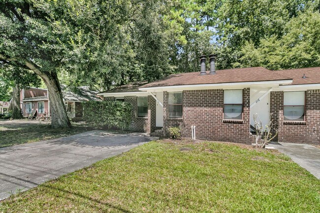 Building Photo - 216 Parlor Dr