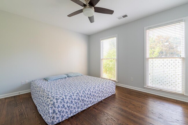 Building Photo - 10191 Wynmanor Dr