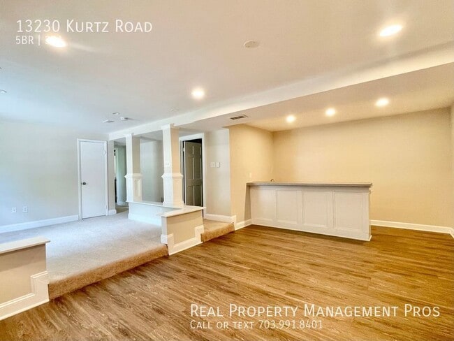 Building Photo - FIVE BEDROOM THREE FULL BATH!  UPDATES GAL...