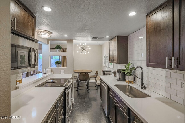 Building Photo - 4240 N 81st St