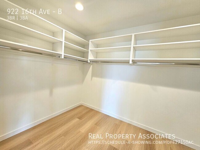 Building Photo - 922 16th Ave