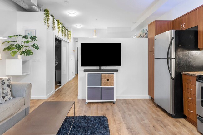 Building Photo - March Move-in Special!!! Downtown Cortez Hill Junior Studio | Pool, Parking & Modern Finishes