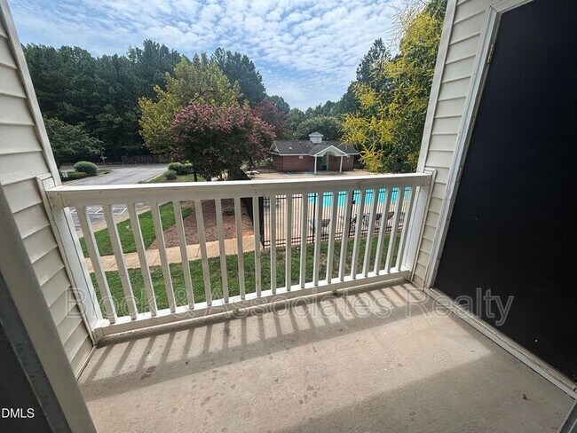 Building Photo - 1950 Trailwood Heights Ln