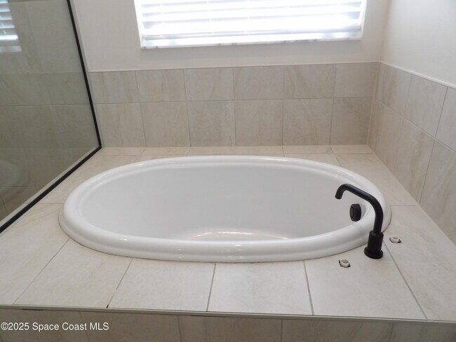 Building Photo - 4258 Trovita Cir