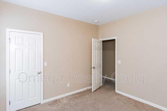 Building Photo - 1144 Washington Dr