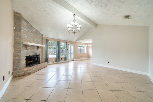 Building Photo - 1323 Oakengates Dr