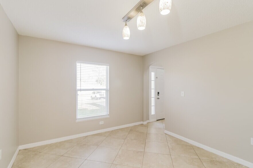 Building Photo - 11515 Linden Dr
