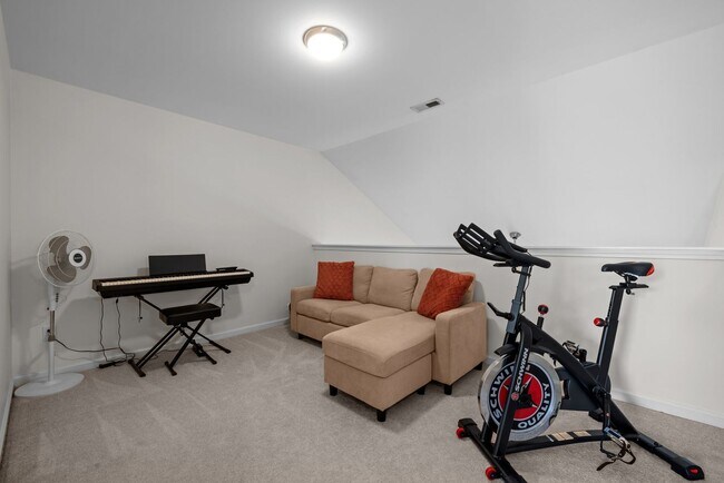 Building Photo - 218 Basset Hall Dr