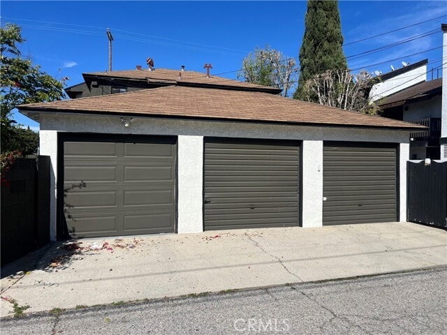 Building Photo - 12658 Oxnard St