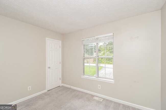 Building Photo - 124 Emerald Pines Dr