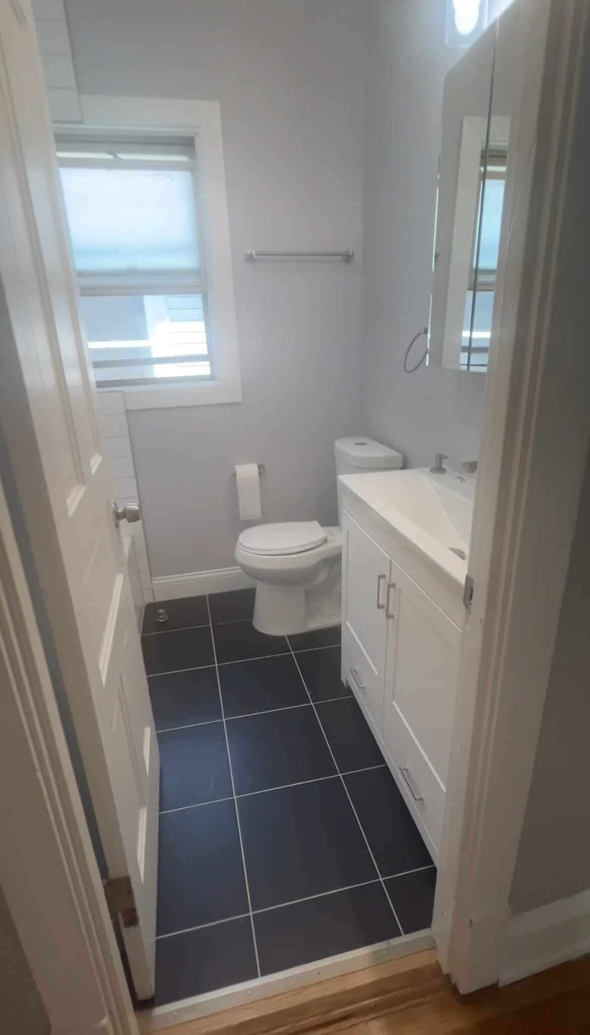 Bathroom - 2007 Darrow Ave