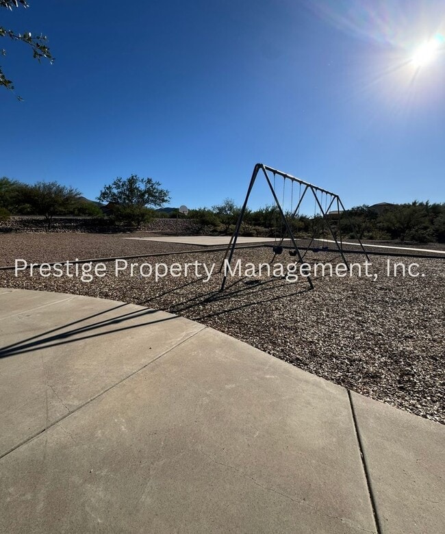 Building Photo - 3/2 Spacious Vail Home, Must See!