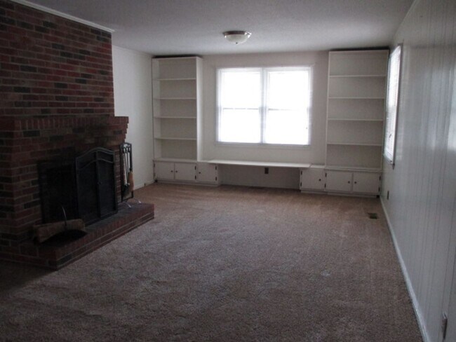 Building Photo - 112 Ramona Ave