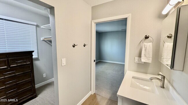 Building Photo - 8516 E McDonald Dr