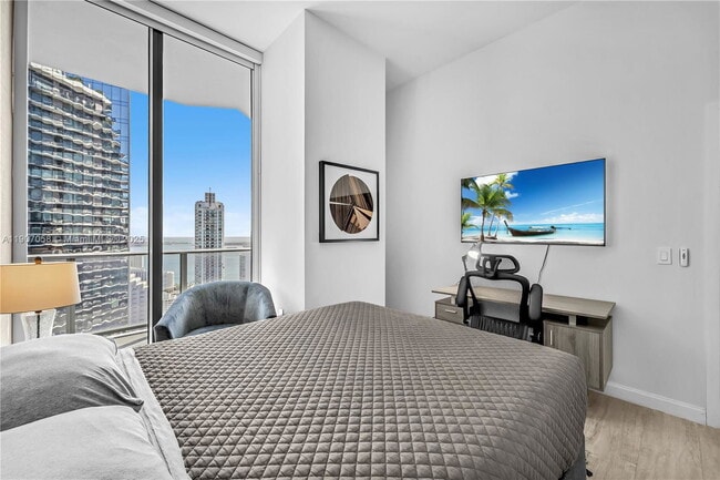 Building Photo - 45 SW 9th St