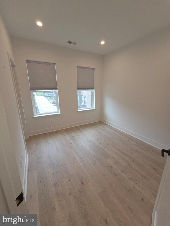 Building Photo - 5337 ZENITH OVERLOOK Dr