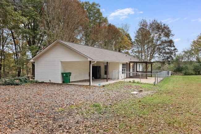 Building Photo - 3b/3ba RENTAL on 5.2 acres CULLMAN