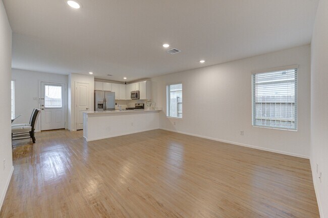 Building Photo - 3110 Spanish Oak Ln